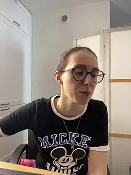 Snapshot of MartiniiSelenna chatting on 17, 6, 2026 MartiniiSelenna online show from 17, 6, 2026