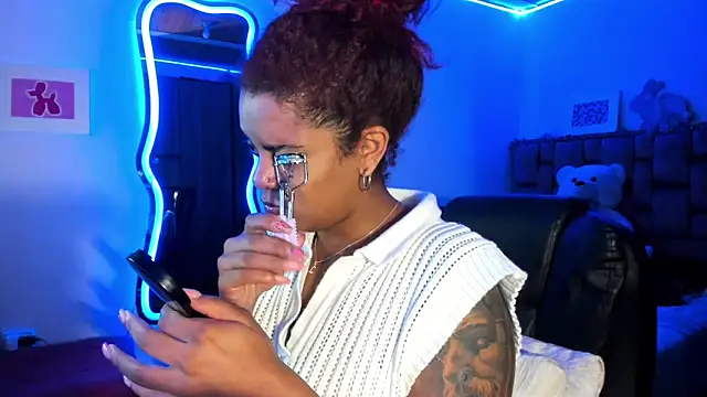 ladyrd1 online show from 5, 2, 2025