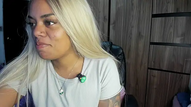 ladyrd1 online show from 18, 4, 2026