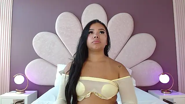 MarianaGarciaa   online show from 9, 5, 2026