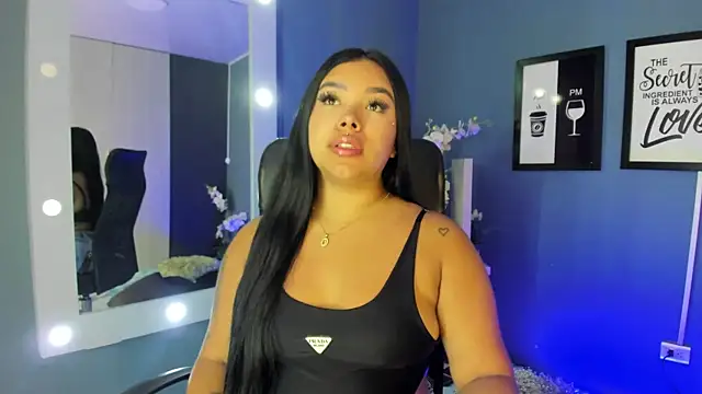 MarianaGarciaa   online show from 13, 4, 2026