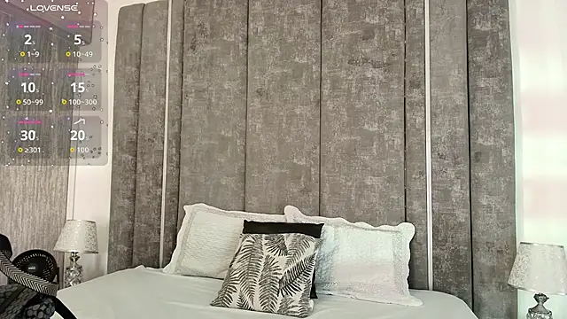 MarianaGarciaa   online show from 27, 11, 2025