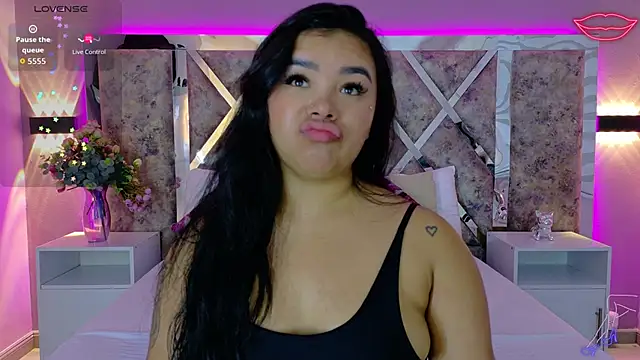 MarianaGarciaa   online show from 15, 10, 2025