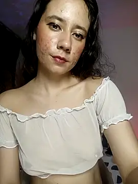 Snapshot of lovely_kitt chatting on 29, 10, 2025 lovely kitt online show from 29, 10, 2025