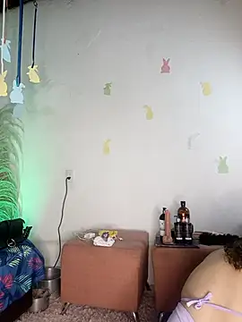 lovely kitt online show from 4, 4, 2026