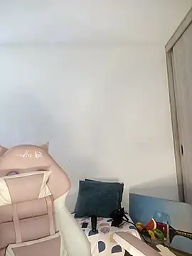 Snapshot of lovely_kitt chatting on 26, 10, 2025 lovely kitt online show from 26, 10, 2025