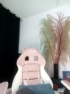 lovely kitt online show from 3, 2, 2026