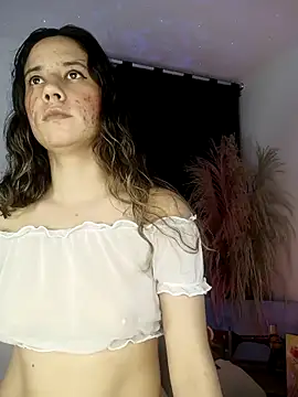 Snapshot of lovely_kitt chatting on 7, 10, 2025 lovely kitt online show from 7, 10, 2025