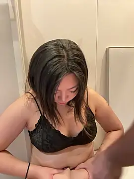 Snapshot of Rei1216xo chatting on 15, 10, 2025 Rei1216xo online show from 15, 10, 2025