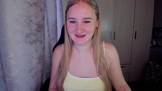 Snapshot of KeiraNight chatting on 21, 9, 2025 KeiraNight online show from 21, 9, 2025