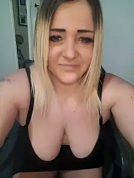 Snapshot of Miss_skia chatting on 14, 2, 2025 Miss skia online show from 14, 2, 2025