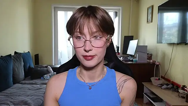 Snapshot of MalvinaBlum chatting on 7, 5, 2026 MalvinaBlum online show from 7, 5, 2026