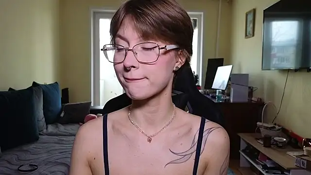 Snapshot of MalvinaBlum chatting on 23, 4, 2026 MalvinaBlum online show from 23, 4, 2026