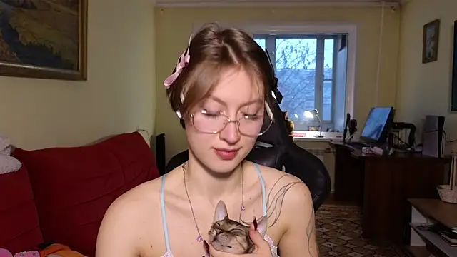 MalvinaBlum online show from 18, 11, 2025