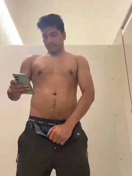 Snapshot of bourne2004 chatting on 12, 10, 2025 bourne2004 online show from 12, 10, 2025