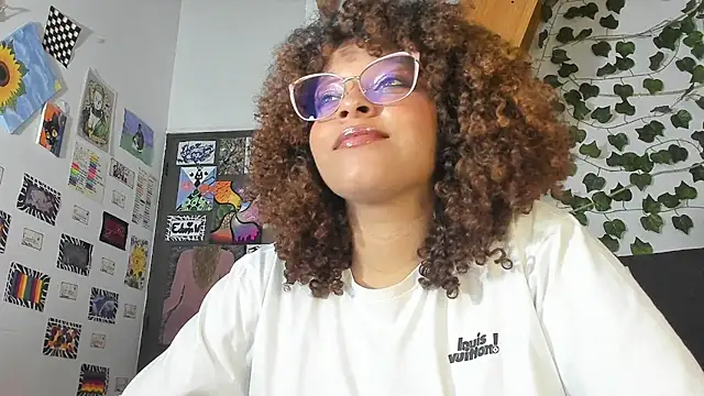 Snapshot of Ada_gales_ chatting on 19, 12, 2024 Ada gales  online show from 19, 12, 2024