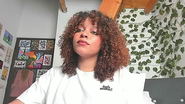 Snapshot of Ada_gales_ chatting on 18, 12, 2024 Ada gales  online show from 18, 12, 2024