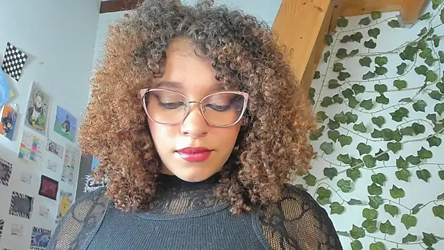 Snapshot of Ada_gales_ chatting on 5, 12, 2024 Ada gales  online show from 5, 12, 2024