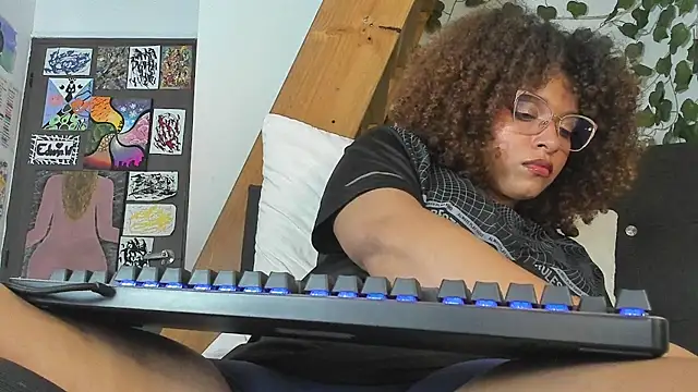 Snapshot of Ada_gales_ chatting on 20, 12, 2024 Ada gales  online show from 20, 12, 2024