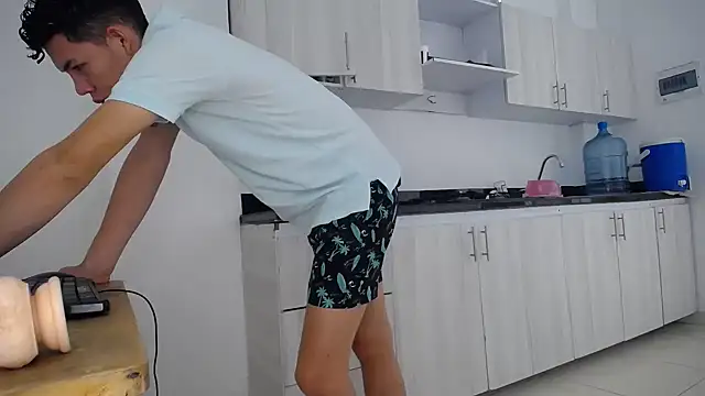 adams pervert love online show from 17, 3, 2025