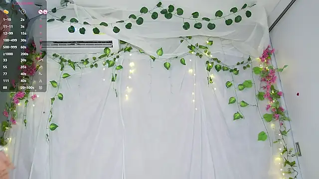 Snapshot of Bella-Franco chatting on 9, 1, 2025 Bella-Franco online show from 9, 1, 2025