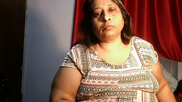 Snapshot of raniofsex02 chatting on 2, 5, 2026 raniofsex02 online show from 2, 5, 2026