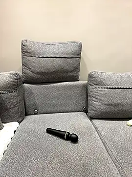 SaraSchener online show from 30, 11, 2025