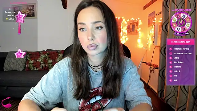 Snapshot of PlayfulGoddess chatting on 29, 10, 2025 PlayfulGoddess online show from 29, 10, 2025