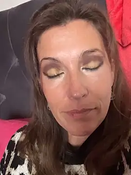 Lwhite1 online show from 15, 10, 2025