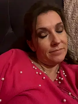 Lwhite1 online show from 12, 11, 2025