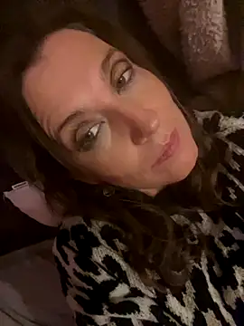 Lwhite1 online show from 21, 10, 2025