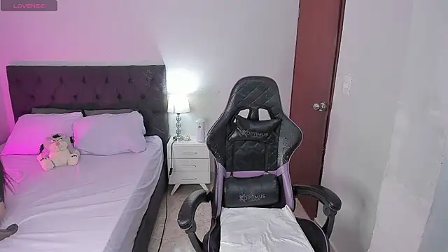 evelyn 23 online show from 22, 10, 2025