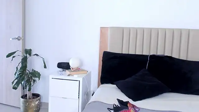 AnaHenao online show from 15, 10, 2025