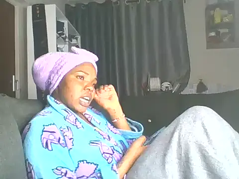 Snapshot of sweet_bigclit chatting on 10, 11, 2025 sweet bigclit online show from 10, 11, 2025