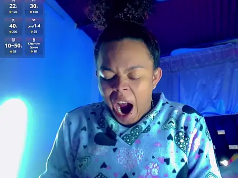 Snapshot of KayleighDreams_ chatting on 15, 10, 2025 KayleighDreams online show from 15, 10, 2025