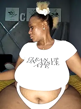 CocoBootyyy online show from 15, 4, 2026