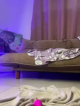 Charlotee  online show from 28, 1, 2025