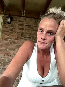 Snapshot of vixendoll87 chatting on 20, 9, 2025 vixendoll87 online show from 20, 9, 2025