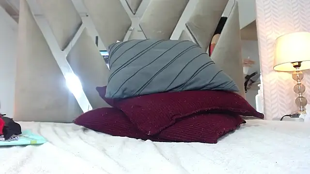 KasandraPhillips online show from 16, 2, 2025