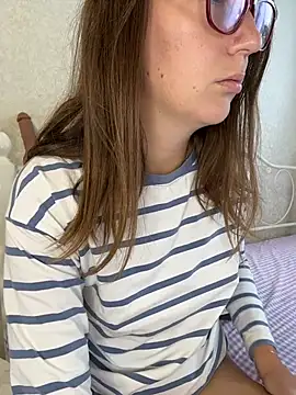 Snapshot of BeatriceTender chatting on 2, 8, 2026 BeatriceTender online show from 2, 8, 2026