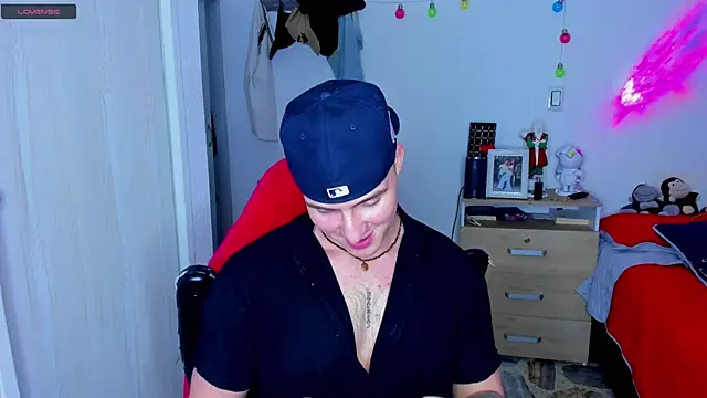 liam oficial02 online show from 13, 12, 2024