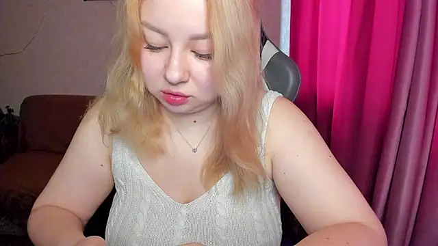 Milafoxxxy online show from 6, 11, 2025