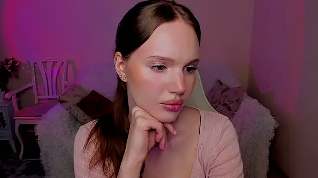 Snapshot of MishkaMe chatting on 13, 5, 2026 MishkaMe online show from 13, 5, 2026