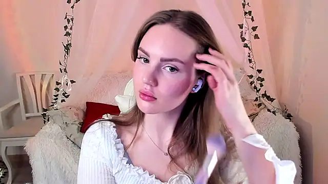 Snapshot of MishkaMe chatting on 12, 10, 2025 MishkaMe online show from 12, 10, 2025