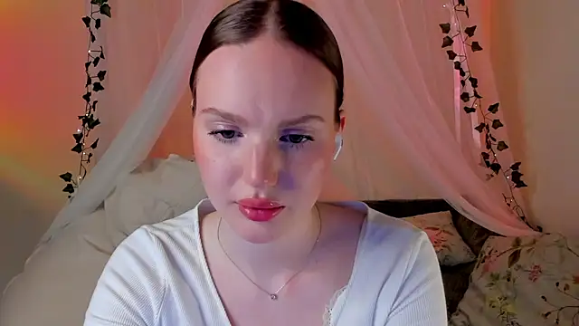 Snapshot of MishkaMe chatting on 11, 2, 2025 MishkaMe online show from 11, 2, 2025