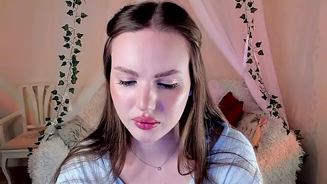 MishkaMe online show from 9, 11, 2025