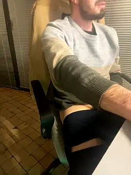 giorgakaci69 online show from 17, 12, 2025