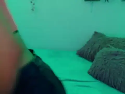 Snapshot of kyomy_222 chatting on 17, 12, 2025 kyomy 222 online show from 17, 12, 2025