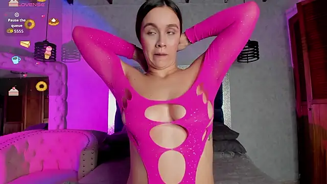 Taiissa  online show from 11, 2, 2026