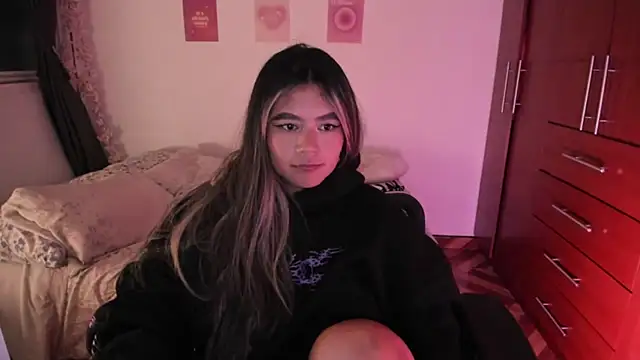 StephaniFox online show from 9, 11, 2025